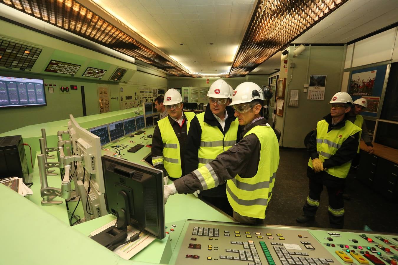 El consejero de Industria visita la Central Térmica de Aboño