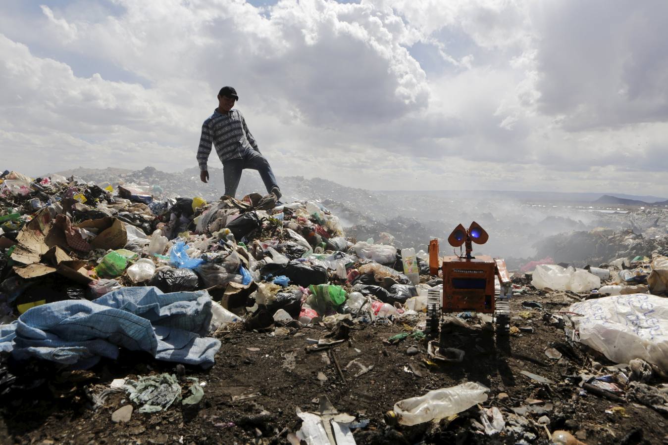 Esteban Quispe, el joven boliviano que quiere revolucionar la agricultura con un robot hecho de piezas recicladas