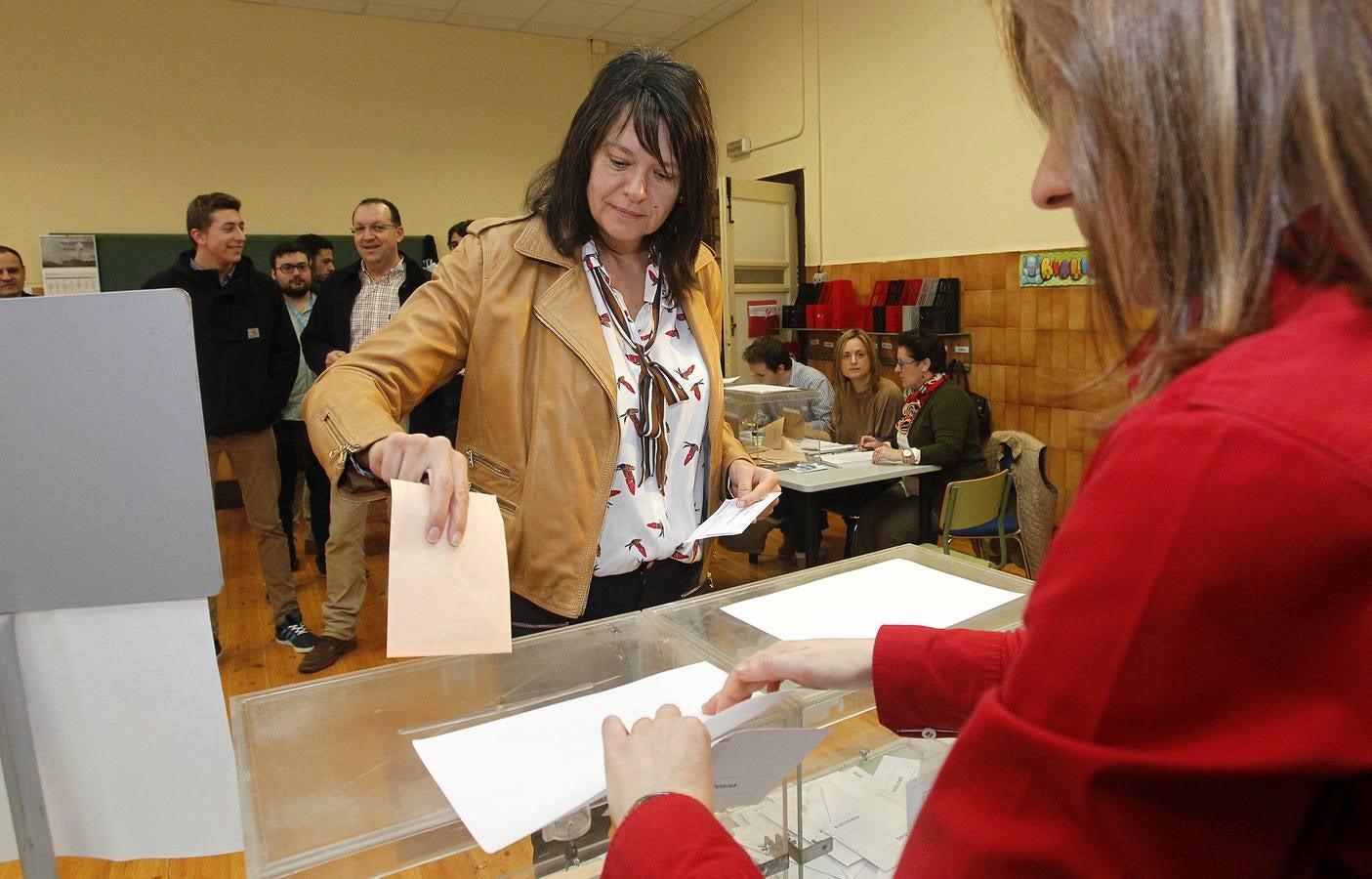 Los candidatos asturianos votan