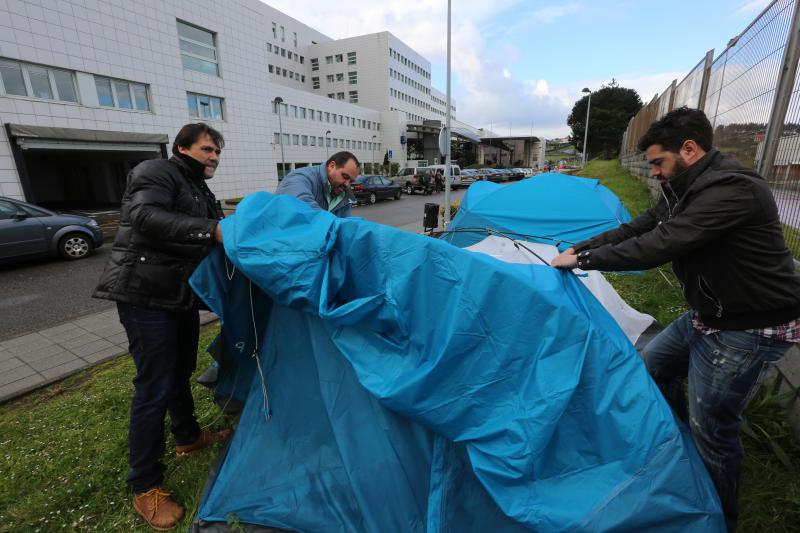 Los vigilantes desmontan el campamento