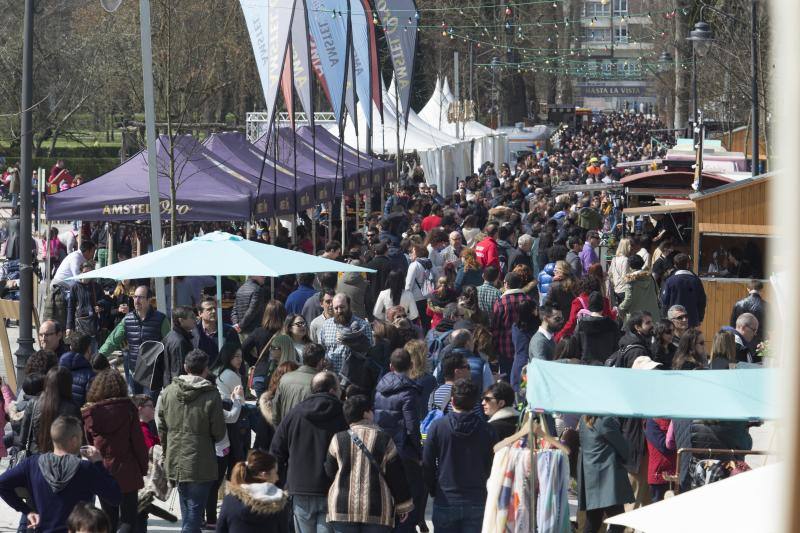 El sol bendice el inicio de la Semana Santa