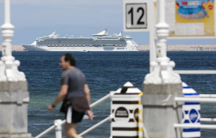 El 'Independence of the Seas' vuelve a Gijón