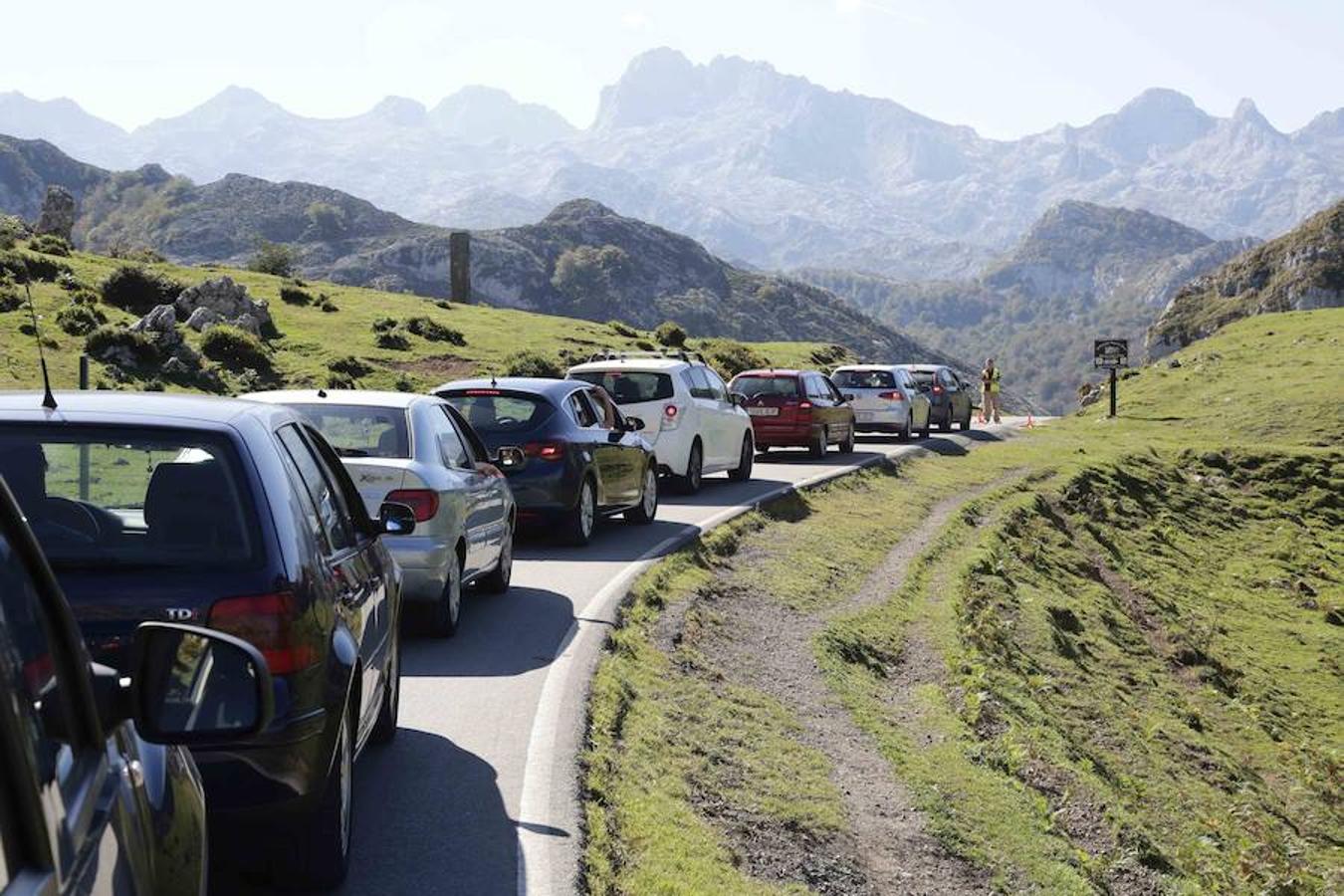 Cortes de tráfico en los Lagos de Covadonga