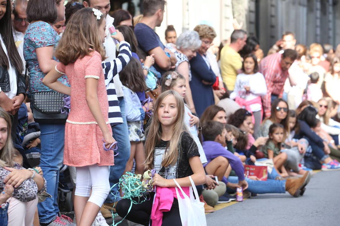 ¿Estuviste en el desfile del Día de América en Asturias? ¡Búscate!