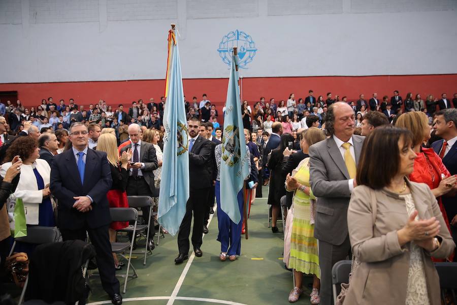 Los bachilleres de los Jesuitas se gradúan