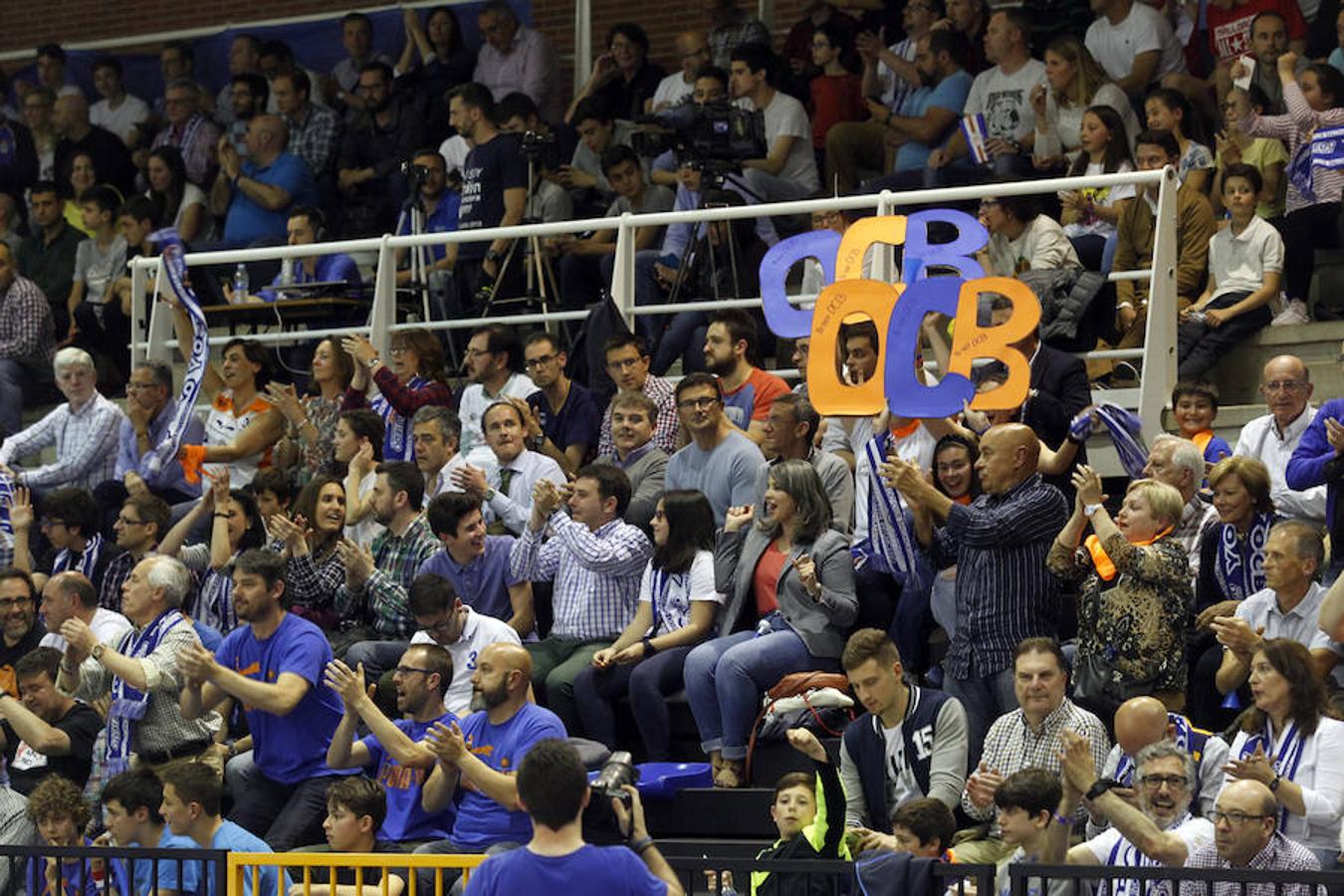 La afición del Unión Financiera, incombustible, afronta un partido crucial