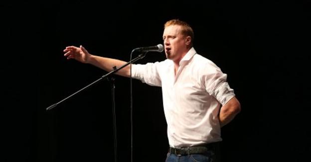 Isaac Sierra revalida el título de campeón del Concurso de Canción de Siero