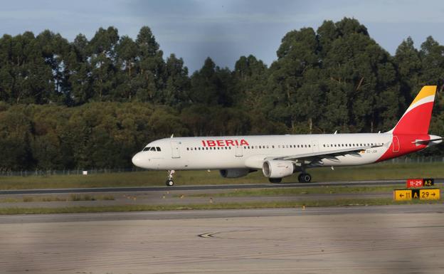 Youtube | El piloto de Iberia, con fans en Asturias, que conquista con sus discursos