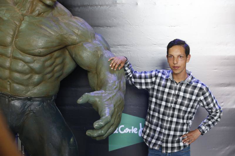 Colas interminables para acceder a Metrópoli