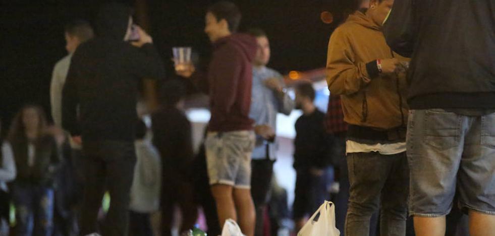 Las denuncias por botellón repuntan con casi dos multas al día en solo seis meses