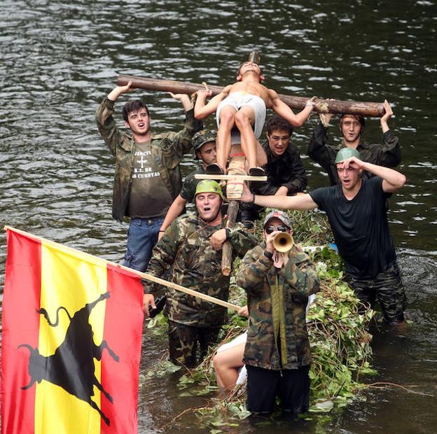 Trubia se lanza al río con humor