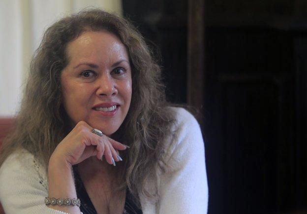 La viuda del poeta Ángel González arremete contra Sabina