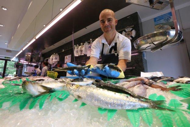 La sardina regresa a la lonja y el bonito se traslada a Bilbao