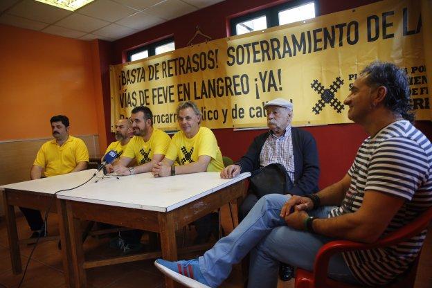 Los vecinos reclaman Fondos Mineros para la urbanización del soterramiento