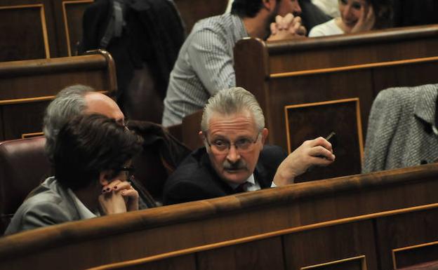 Pedro Sánchez manda a Antonio Trevín al 'gallinero' del Congreso