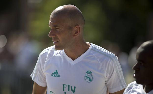 Zidane: «Nos falta un delantero»