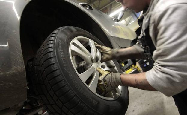 El 40% de los automovilistas españoles no sabe cuándo cambiar los neumáticos de su coche