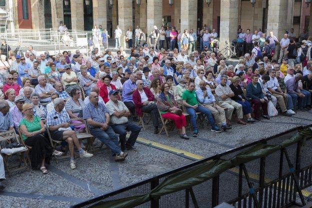 La tonada conquista la plaza Mayor