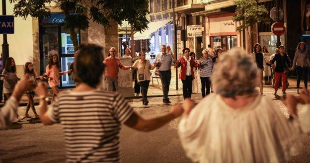 La danza prima acompaña la noche