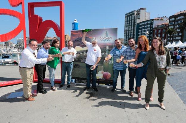 La sidra y la poesía toman protagonismo en una jornada dedicada al euskera