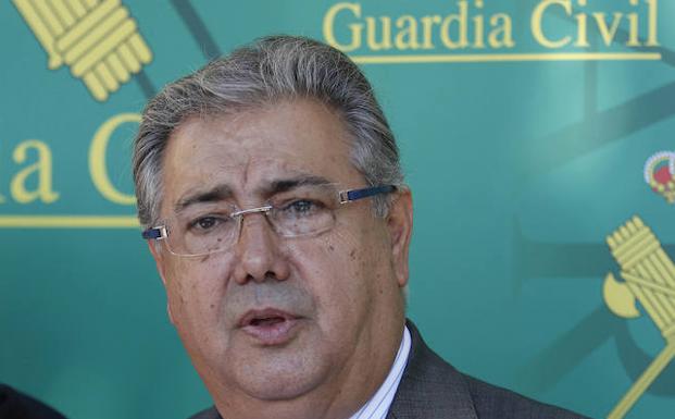 Zoido defiende a la Guardia Civil tras la denuncia de la Generalitat de Cataluña