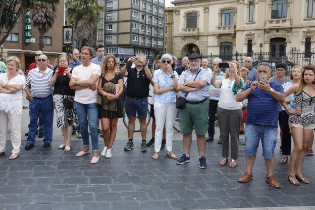 La gaita pone banda sonora al inicio de la 'Semanona'