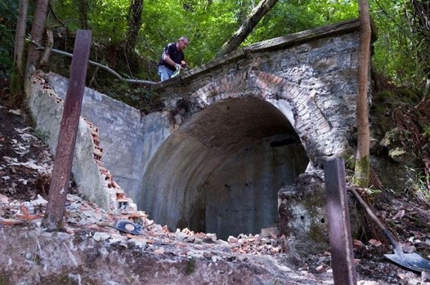 El pozo Santa Bárbara recupera una bocamina de cuatro metros de fondo