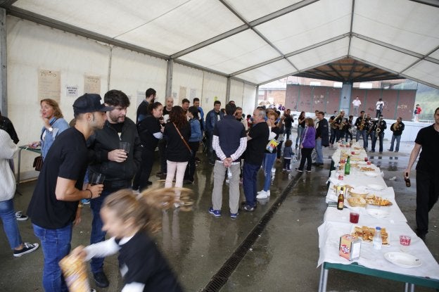 La jira de Blimea cambia de lugar por la lluvia