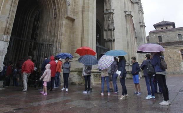 La Catedral de Oviedo recibe dos mil visitas más que en julio del año pasado
