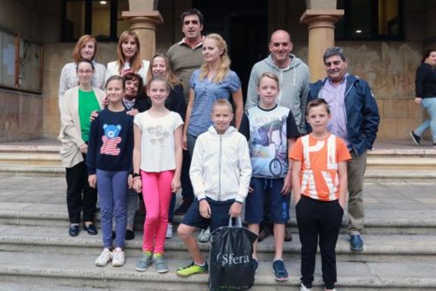 De Bielorrusia al Ayuntamiento de Lena