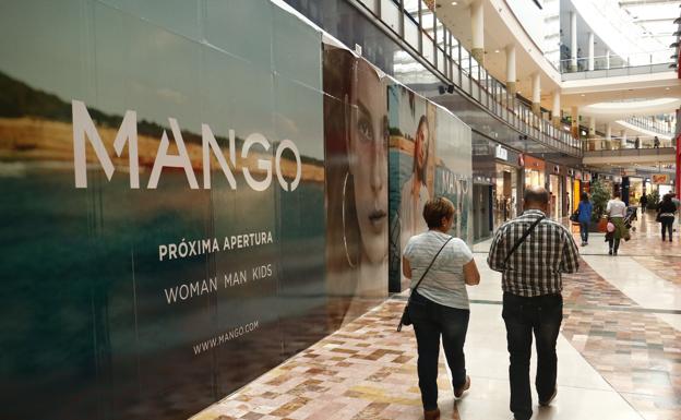 Mango entra por primera vez en números rojos, perdiendo 61 millones