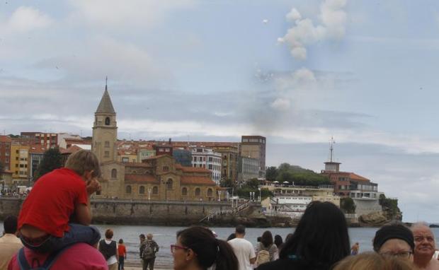 La Danza Prima y el Restallón ponen el broche a la Semana Grande