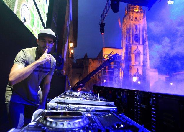 Diez DJ convierten la Catedral en Ibiza