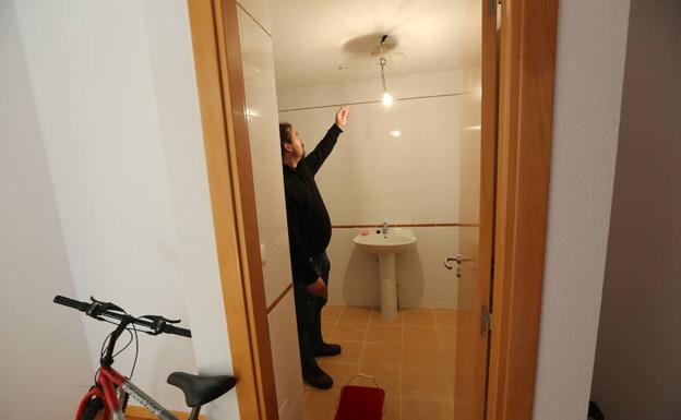 La crisis multiplica las renuncias a viviendas sociales