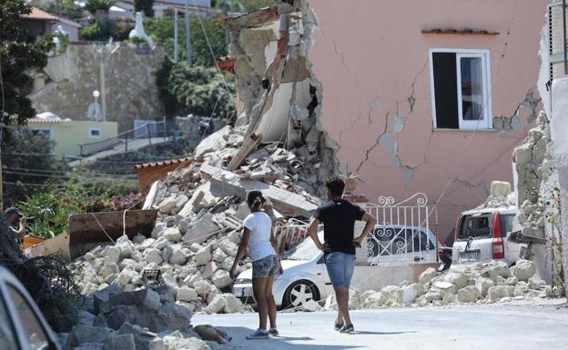 Los bomberos aseguran que ya no hay más desaparecidos en Casamicciola tras el terremoto