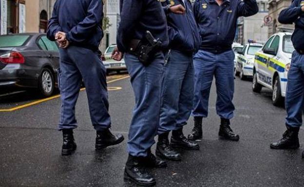 Detenidos tres hombres por violar, matar y comerse a una mujer en Sudáfrica