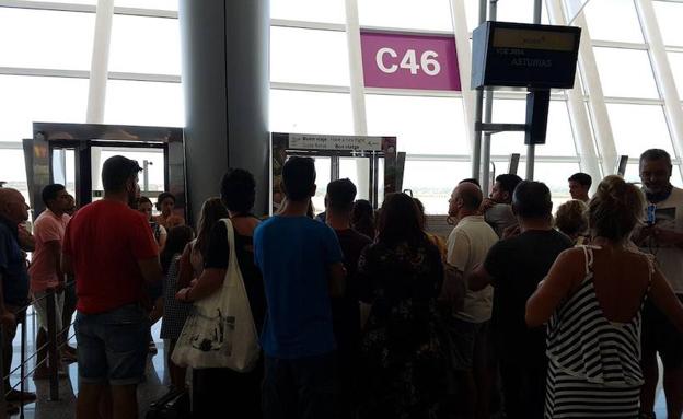 «Nos dejaron tirados veinte horas en Mallorca»