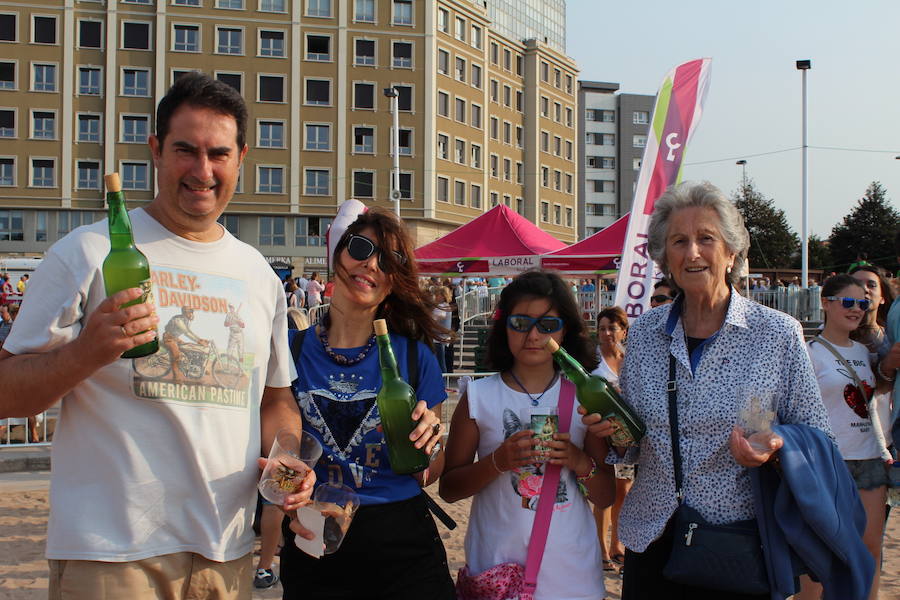 ¿Estuviste en el récord de escanciado simultáneo de 2017? ¡Búscate! (3)