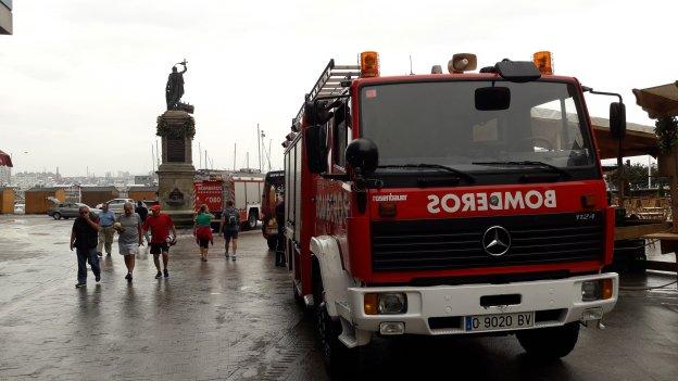 Los Bomberos surten de agua al Festival de la Sidra