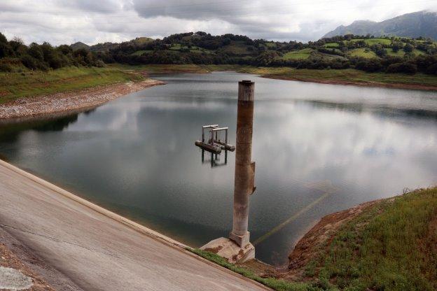 Las últimas lluvias relanzan los prados y el maíz y permitirán ahorrar en forrajes