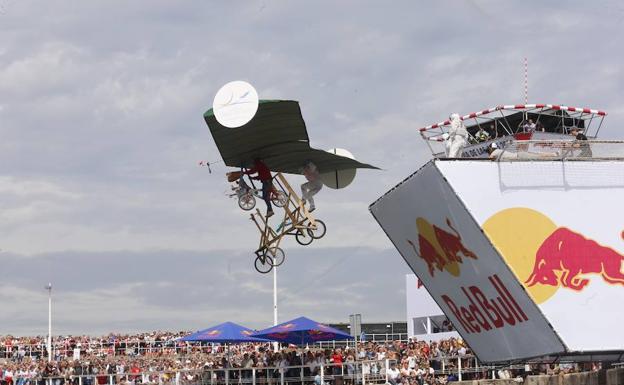 El 'Día de las Alas' abarrota Gijón