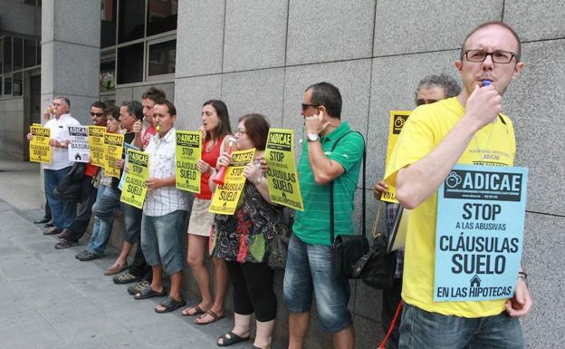 La banca se niega a devolver las cláusulas suelo a hipotecas que fueron modificadas