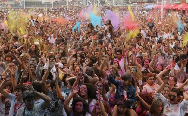 ¿Estuviste en la Holi Peace de Gijón? ¡Búscate!