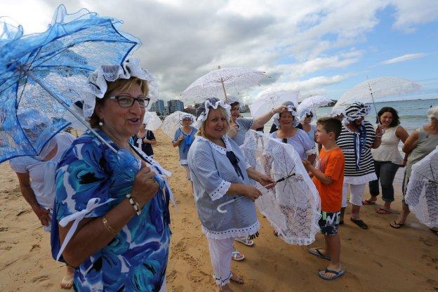 Desde La Corredoria a San Lorenzo para cumplir con los baños que alejan la gripe