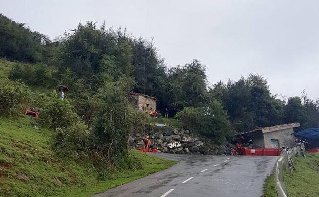 Fallece una joven de 29 años que sufrió una caída de la bici en L'Angliru