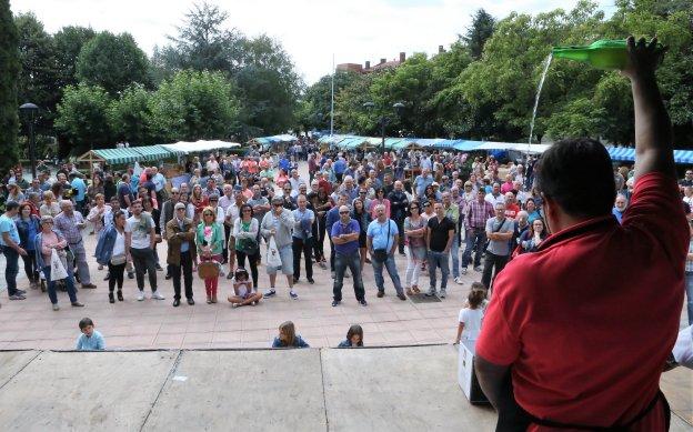 Sidra para despedir la fiesta del Día de Asturias