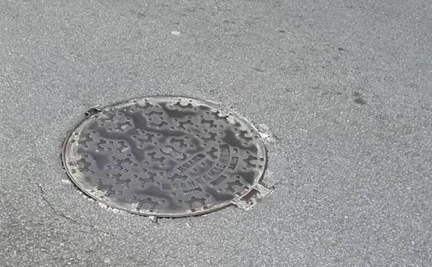 La EMA denuncia el robo masivo en Gijón de tapas de registro