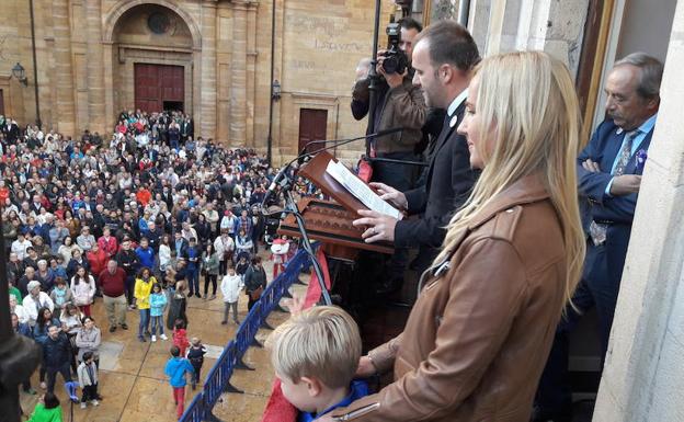 «El Real Oviedo es una puerta a lo mejor que tiene Oviedo: la gente»