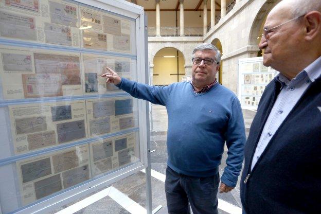 «El sistema del sello es antediluviano; si todavía existen es por los coleccionistas»