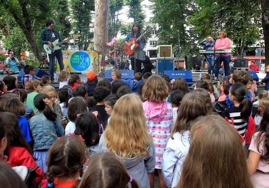 Los más pequeños bailan al ritmo de Petit Pop en San Mateo